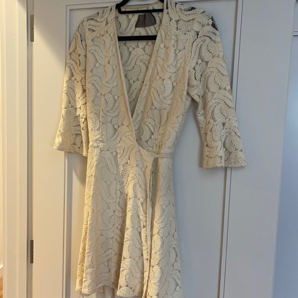 Reformation Wrap dress in Jacquard Cream Lace size 6